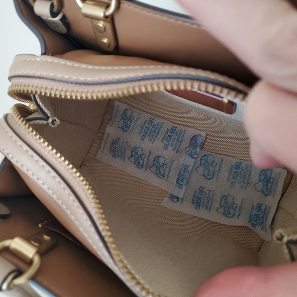 Sold!!Rare Coach rogue 17 Ivory multi color - Picture 5 of 10